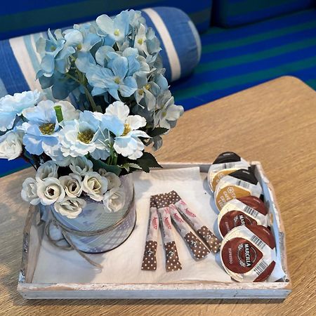 Wonderful Boat For Families And Friends 호텔 산트 아드리아 데 베소스 외부 사진