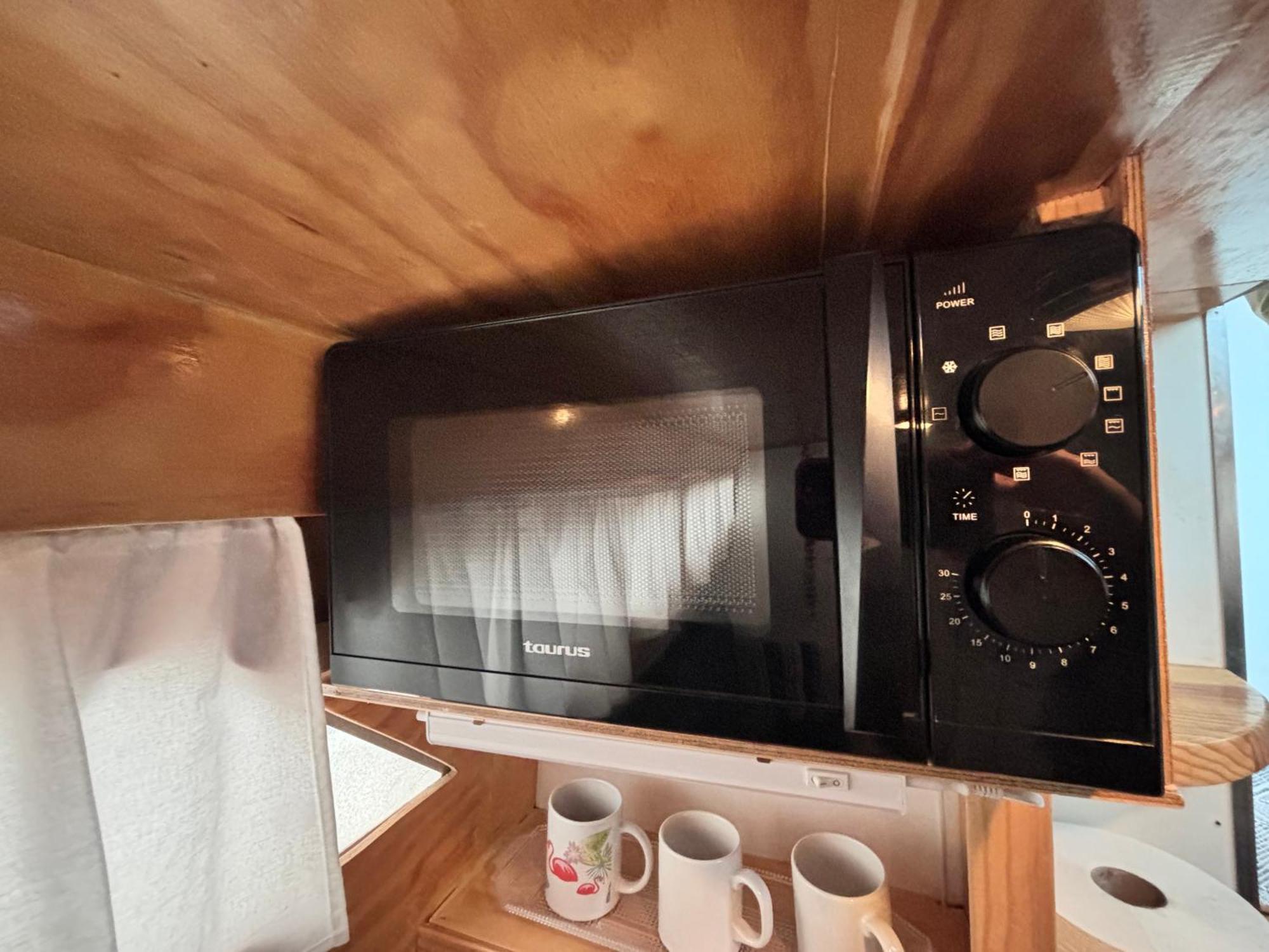 Wonderful Boat For Families And Friends 호텔 산트 아드리아 데 베소스 외부 사진