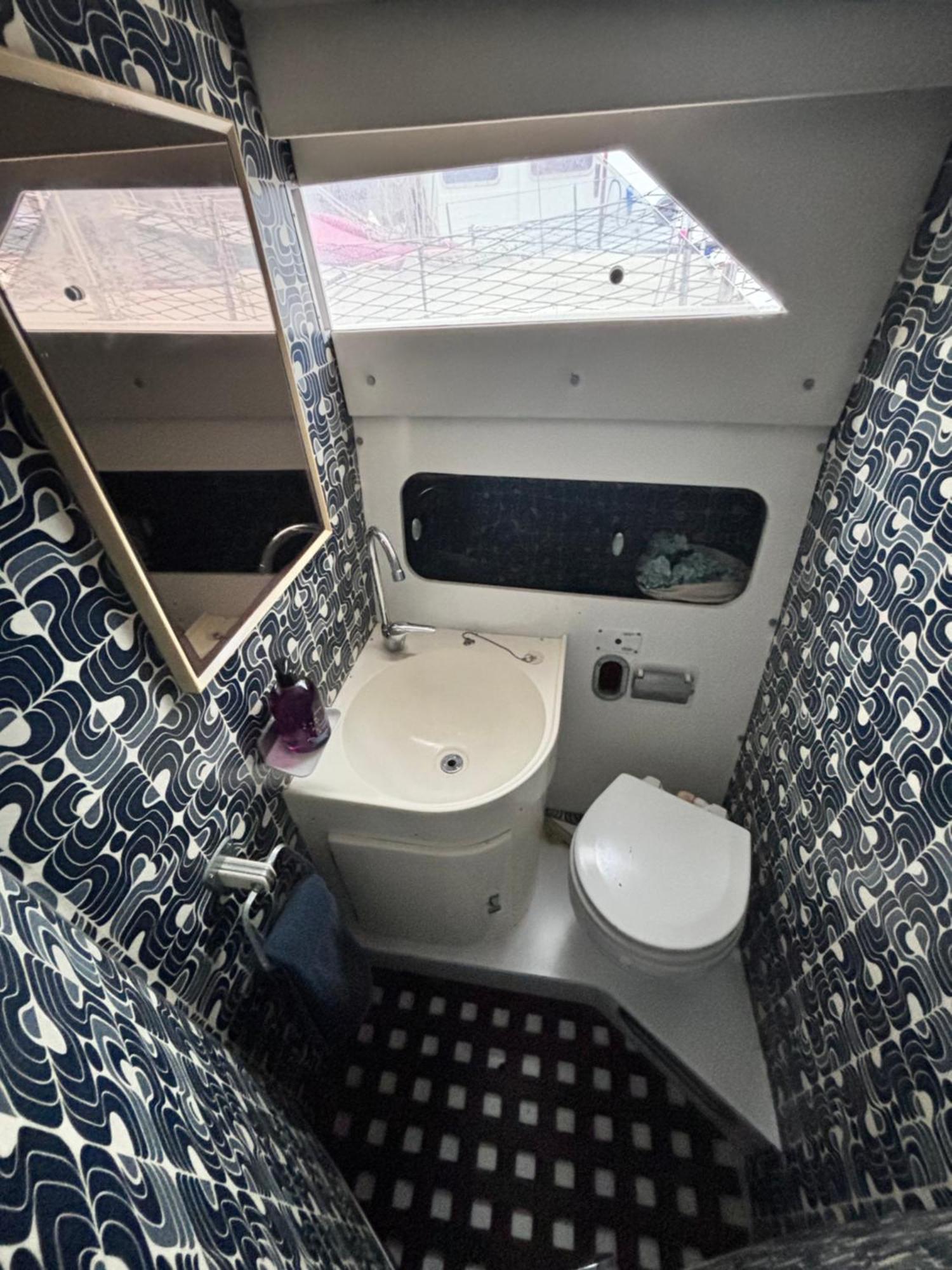 Wonderful Boat For Families And Friends 호텔 산트 아드리아 데 베소스 외부 사진